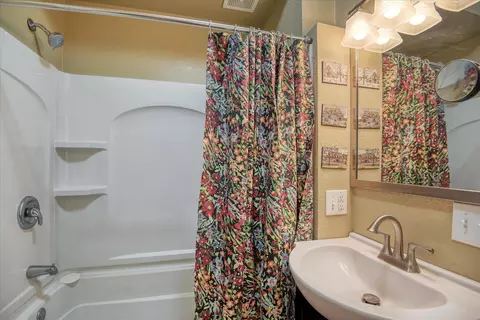 Bath - 1826 E 5th Ave, Spokane, WA 99202 photo 2 of 2