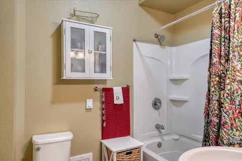 Bath - 1826 E 5th Ave, Spokane, WA 99202 photo 1 of 2