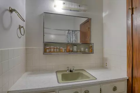 Bath - 1823 E 1st Ave, Spokane, WA 99202 photo 1 of 2