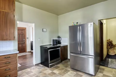 Kitchen - 1823 E 1st Ave, Spokane, WA 99202 photo 4 of 5