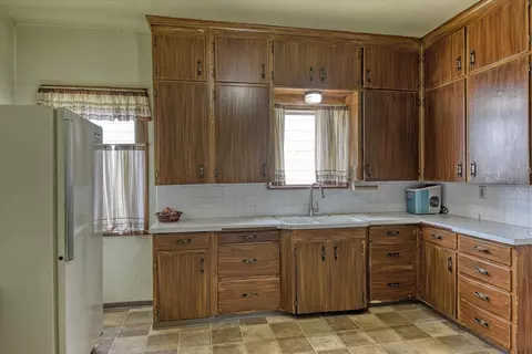 Kitchen - 1823 E 1st Ave, Spokane, WA 99202 photo 3 of 5