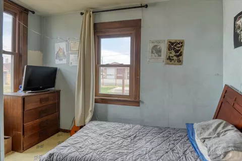 Bedroom - 1823 E 1st Ave, Spokane, WA 99202 photo 2 of 2