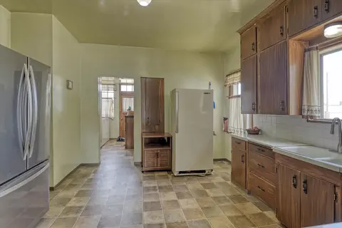 Kitchen - 1823 E 1st Ave, Spokane, WA 99202 photo 5 of 5
