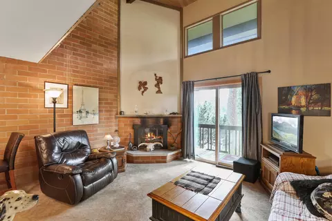 2209 E Casper Dr UNIT D, Spokane, WA 99223 photo 3