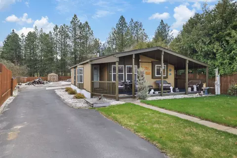 40252 N Sunset Dr, Loon Lake, WA 99148