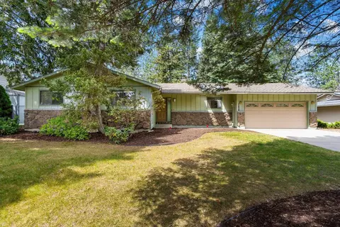 11613 N King Arthur Dr, Spokane, WA 99218