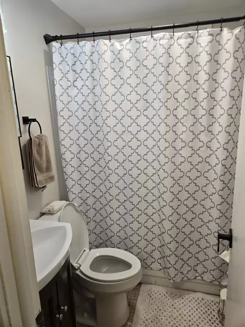 Bath - 3308 E 29th Ave, Spokane, WA 99223 photo 1 of 1