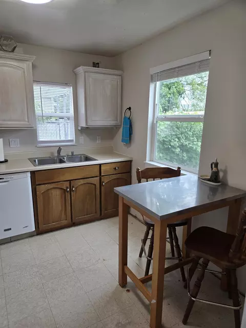 Kitchen - 3308 E 29th Ave, Spokane, WA 99223 photo 4 of 4