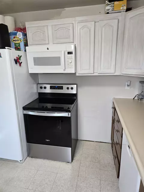 Kitchen - 3308 E 29th Ave, Spokane, WA 99223 photo 3 of 4