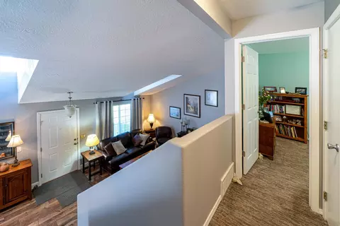 Entry Way - 4522 E 15th Ave, Spokane Valley, WA 99212 photo 6 of 9