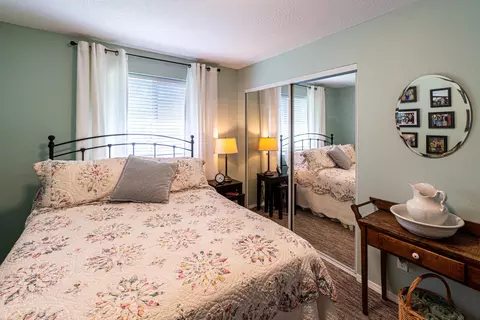 Bedroom - 4522 E 15th Ave, Spokane Valley, WA 99212 photo 5 of 7