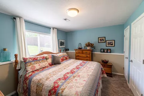 Bedroom - 4522 E 15th Ave, Spokane Valley, WA 99212 photo 6 of 7