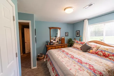 Bedroom - 4522 E 15th Ave, Spokane Valley, WA 99212 photo 7 of 7