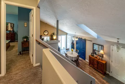 Entry Way - 4522 E 15th Ave, Spokane Valley, WA 99212 photo 5 of 9