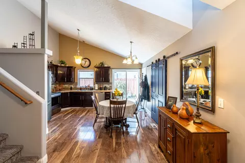 Entry Way - 4522 E 15th Ave, Spokane Valley, WA 99212 photo 1 of 9