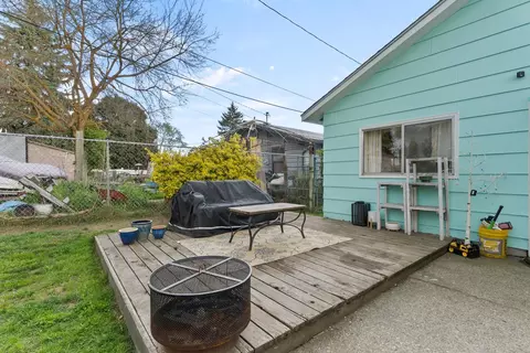 Exterior - 1113 E Central Ave, Spokane, WA 99208 photo 3 of 7