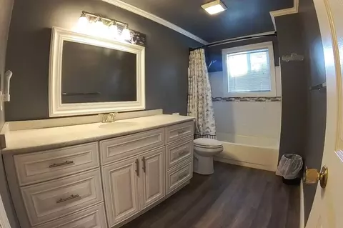 Bath - 904 E Pinecone Ct, Spokane, WA 99208 photo 1 of 3