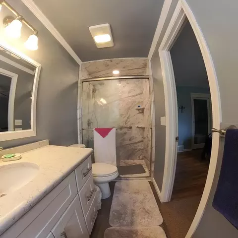 Bath - 904 E Pinecone Ct, Spokane, WA 99208 photo 2 of 3