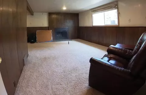 Living - 904 E Pinecone Ct, Spokane, WA 99208 photo 5 of 6