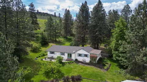 42930 Miles Creston Rd, Davenport, WA 99122