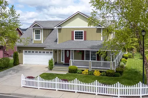 803 Golden Hills Dr, Cheney, WA 99004