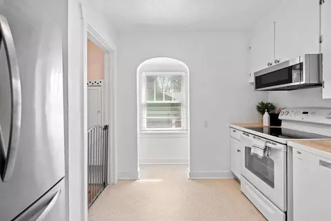 Entry Way - 35 E 29th Ave, Spokane, WA 99203 photo 1 of 3