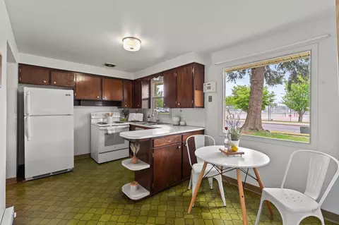 1708 E Hoffman Rd, Spokane, WA 99207 photo 9