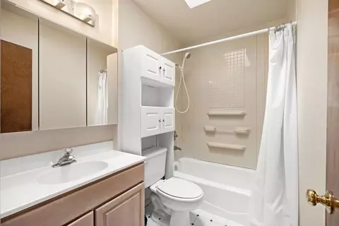 Bath - 1911 E 40th Ave, Spokane, WA 99203 photo 3 of 3