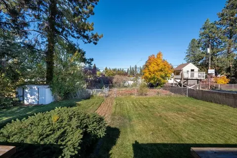 Exterior - 1911 E 40th Ave, Spokane, WA 99203 photo 10 of 10