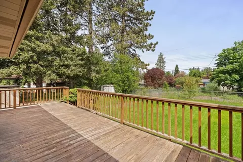 Exterior - 1911 E 40th Ave, Spokane, WA 99203 photo 4 of 10