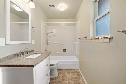 Bath - 1911 E 40th Ave, Spokane, WA 99203 photo 1 of 3
