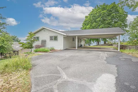 985 N Cedar St, Colville, WA 99114