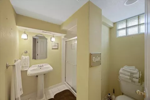 Bath - 820 E 40th Ave, Spokane, WA 99203 photo 2 of 2