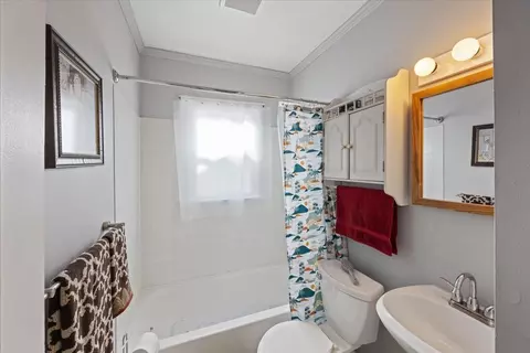 Bath - 820 E 40th Ave, Spokane, WA 99203 photo 1 of 2