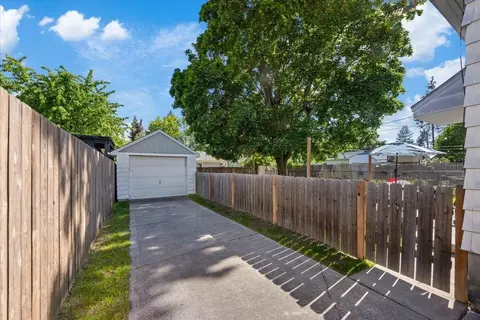 Exterior - 820 E 40th Ave, Spokane, WA 99203 photo 5 of 5