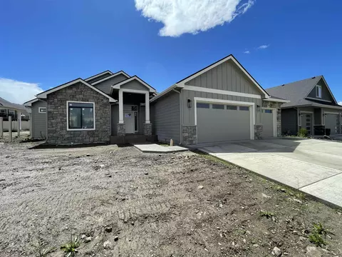 721 W Basalt Ridge Dr, Spokane, WA 99224