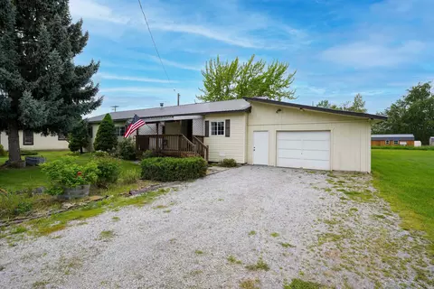 214 River Rd, Usk, WA 99180
