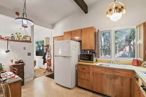 Kitchen - 6804 N Post St, Spokane, WA 99208 photo 3 of 5