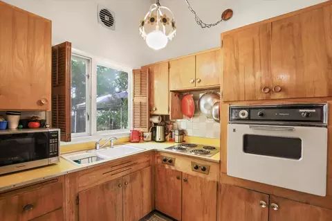 Kitchen - 6804 N Post St, Spokane, WA 99208 photo 4 of 5