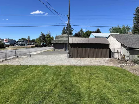 Exterior - 1003 Everett Ave, Spokane, WA 99207 photo 3 of 5