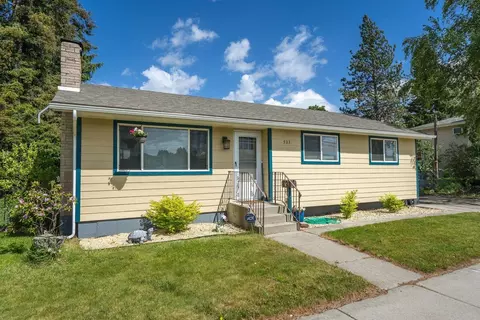 523 N 6th St, Cheney, WA 99004