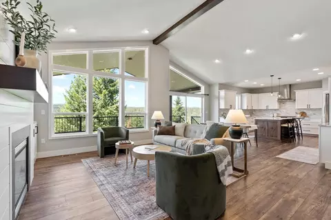Living - 119 E Sapphire Ln, Spokane, WA 99208 photo 1 of 6