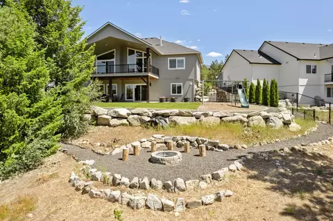 Exterior - 119 E Sapphire Ln, Spokane, WA 99208 photo 11 of 14