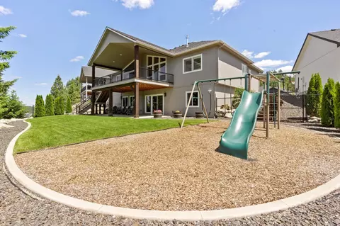 Exterior - 119 E Sapphire Ln, Spokane, WA 99208 photo 10 of 14