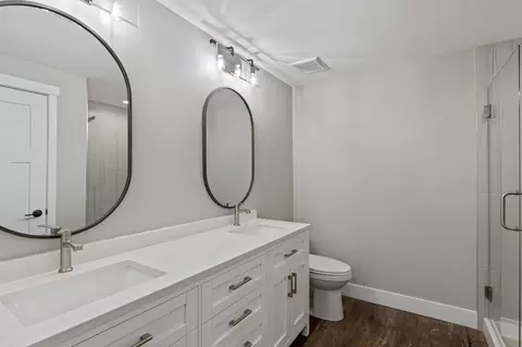 Bath - 119 E Sapphire Ln, Spokane, WA 99208 photo 5 of 6