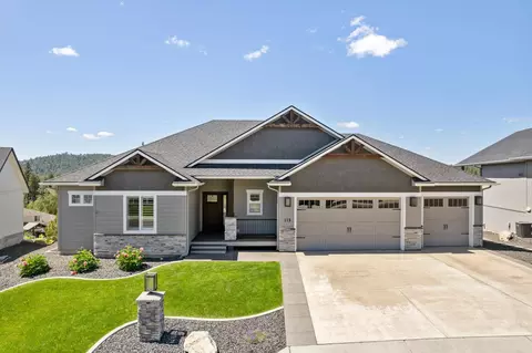 Exterior - 119 E Sapphire Ln, Spokane, WA 99208 photo 2 of 14