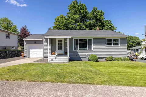 2127 E 10th Ave, Spokane, WA 99202 photo 2