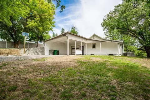 660 N Cedar St, Colville, WA 99114