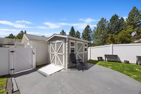 Exterior - 10108 E 16th Ave, Spokane, WA 99206 photo 2 of 7