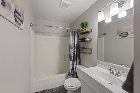Bath - 10108 E 16th Ave, Spokane, WA 99206 photo 1 of 2